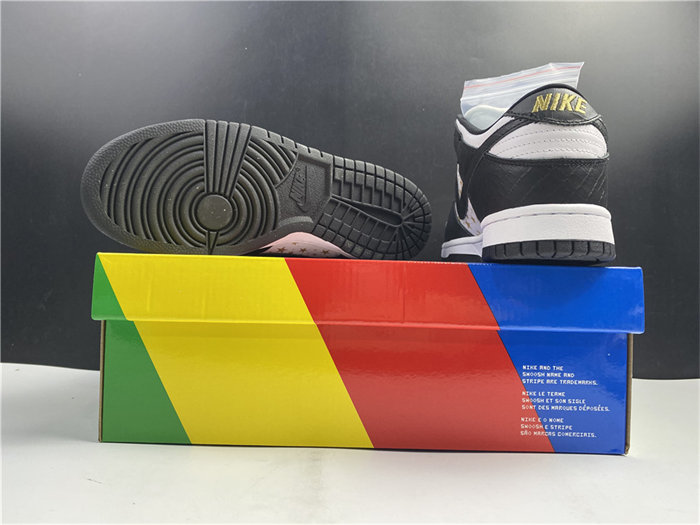 Nike SB Dunk Low Supreme Stars Black DH3228-102