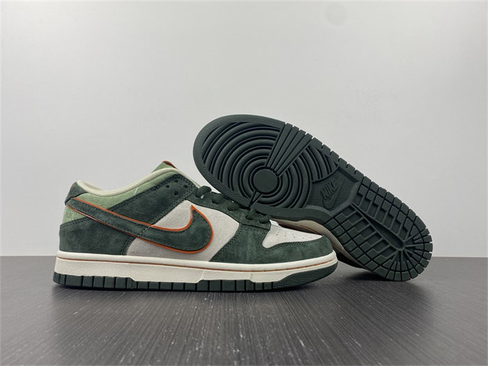 Nike SB Dunk  LF0039-007