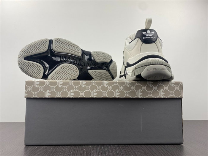 BLCG x adidas Triple S White Black 710021 W2ZB1 9112