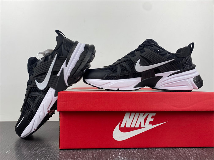 NIKEV2K Runtekk 3XL  FD0736-103