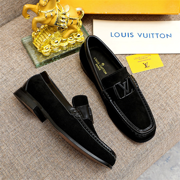Lv Loafer 010