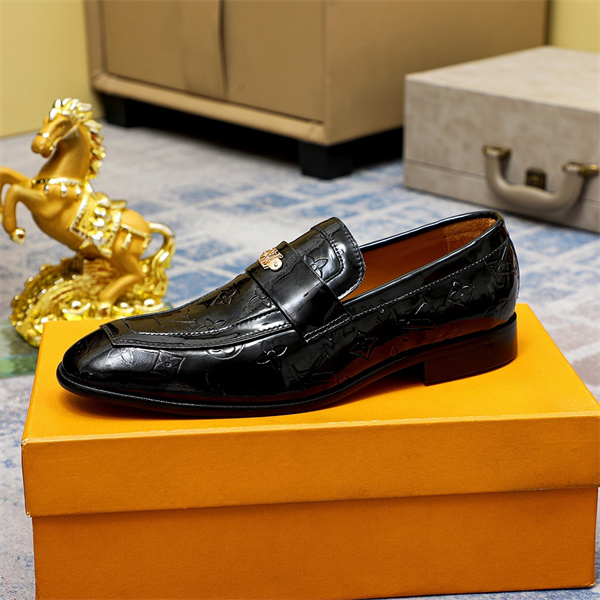 Lv Loafer 030