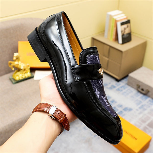Lv Loafer 032
