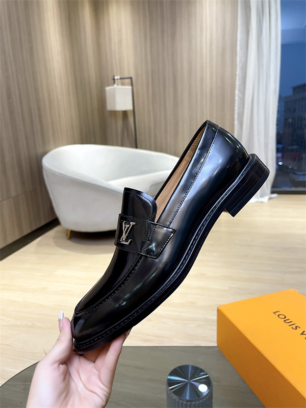 Lv Loafer 045