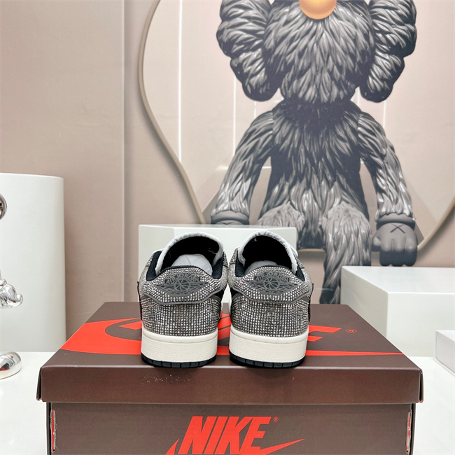 Nike Air Jordan 1 Low crystal T103