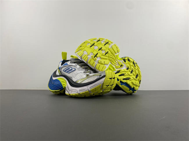 12Balenciaga 792779 W2MV2 9741