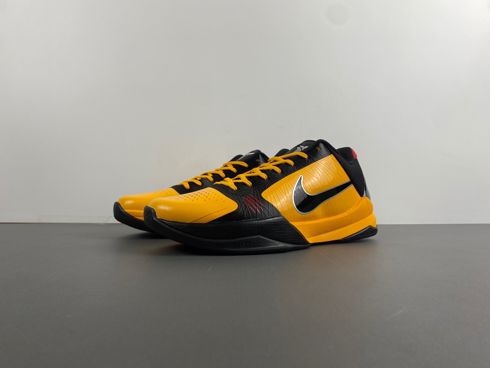 Nike Kobe 5 Protro Bruce Lee D4991-700