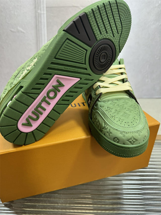Lv Trainer Sneaker