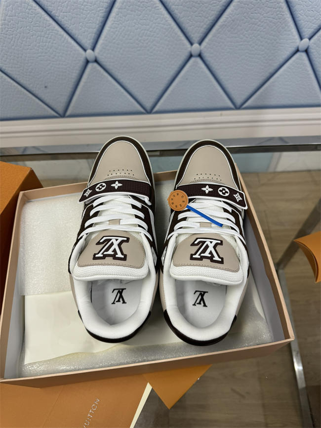 Lv Trainer Sneaker