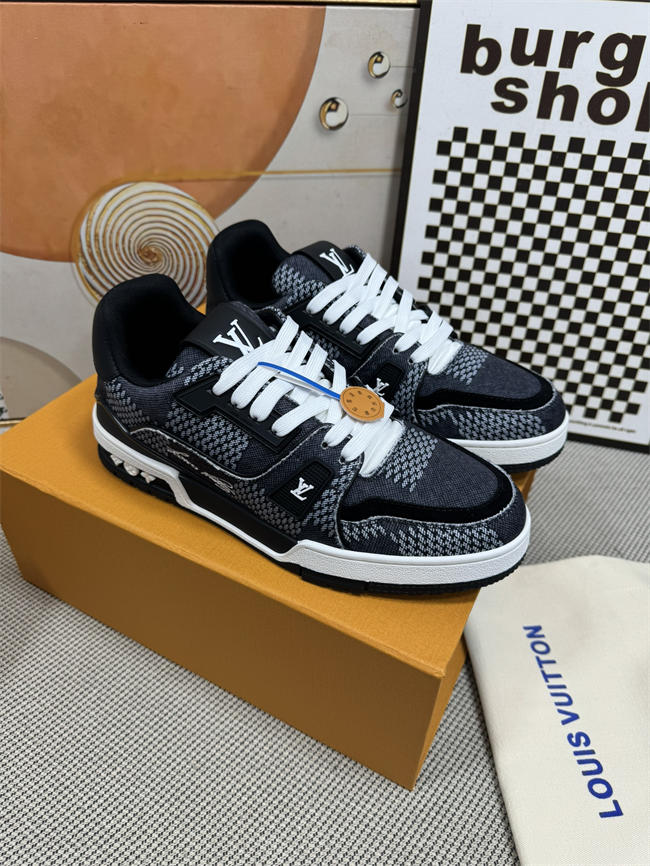 Lv Trainer Sneaker