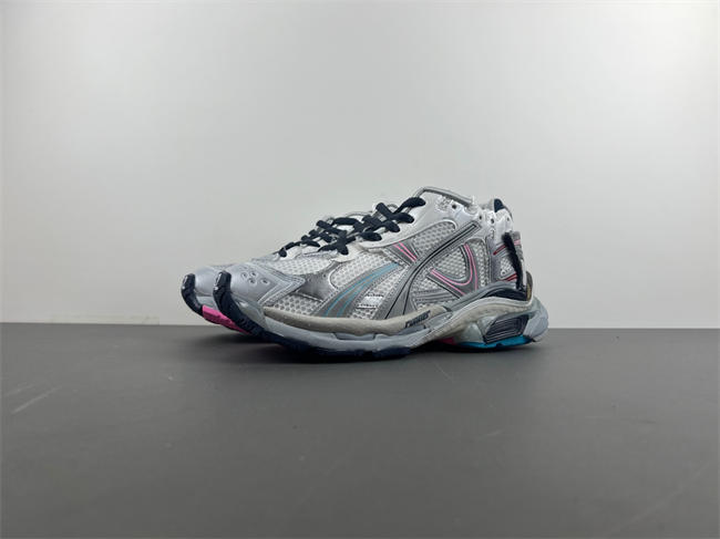 7.5Balenciaga 772774-W3RNY-0322