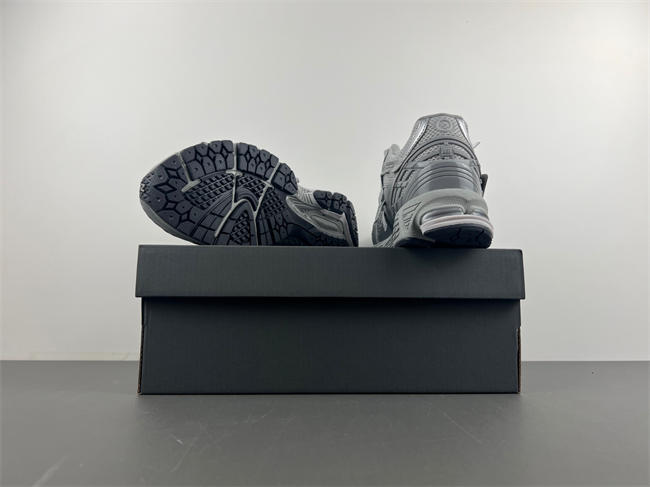 New Balance Concrete Silver Metallic  M1906AG