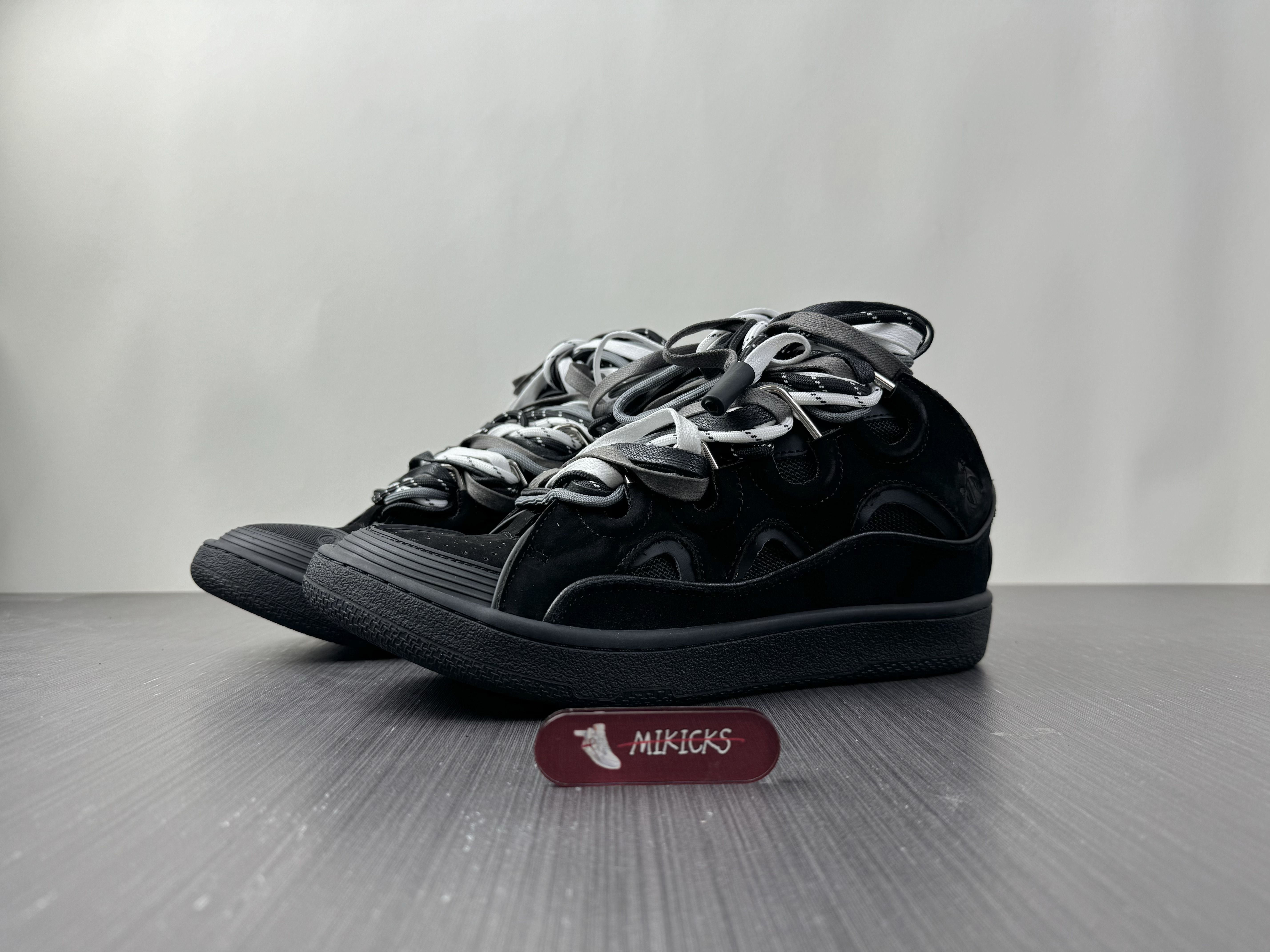 Lanvon Leather Curb 8