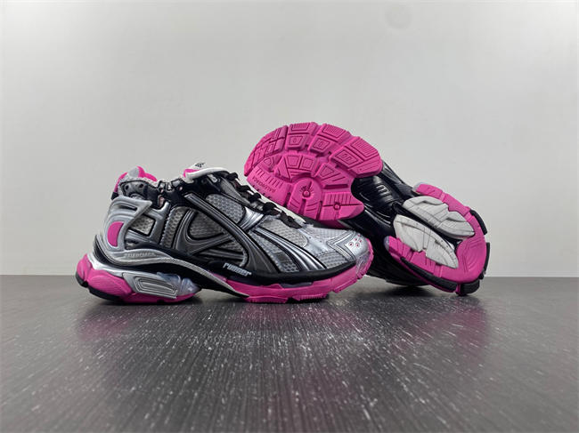 7.5 Balenciaga 772774-W3RBW-9155