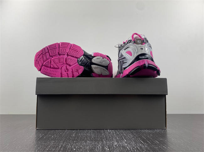 7.5 Balenciaga 772774-W3RBW-9155