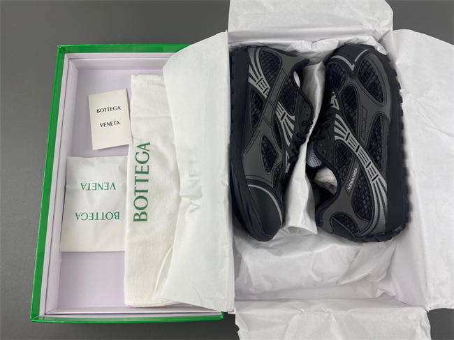 Bottega Veneta Orbit Surf 741357 V2X40 1000