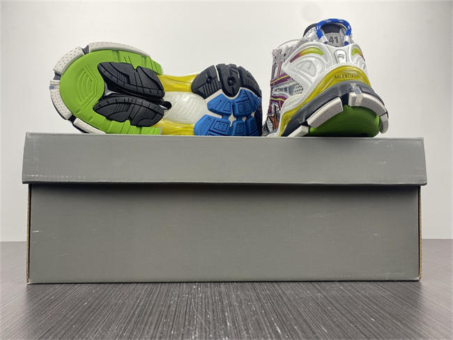 BLCG  677403W3RB68123