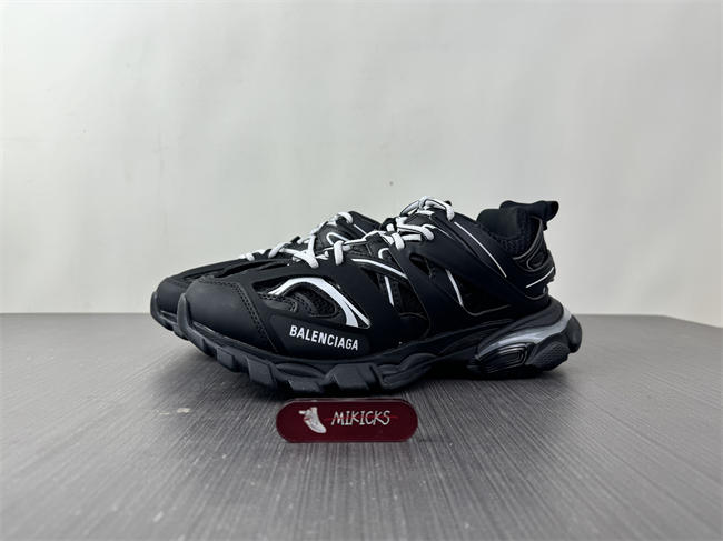 BLCG TRACK SNEAKER 542023 W1GB1 2045 with LED