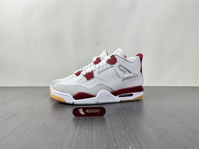 Nike SB x Air Jordan 4 Retro SP ''Varsity Red'' SB DR5415-106