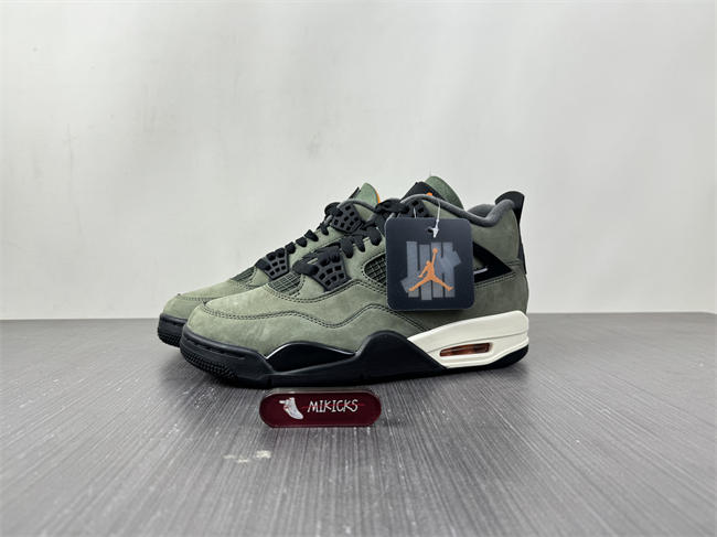 UNDEFEATED x Air Jordan 4 OG IB1519-200