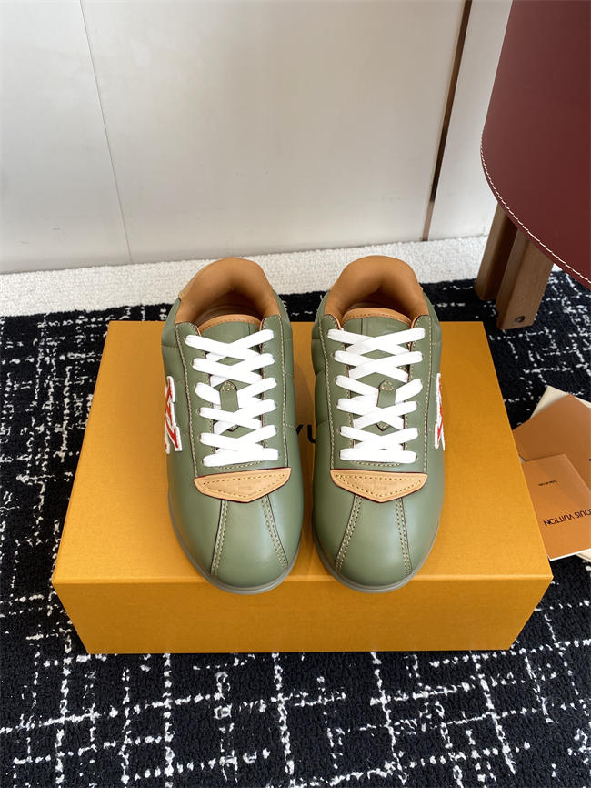Lv Sneaker