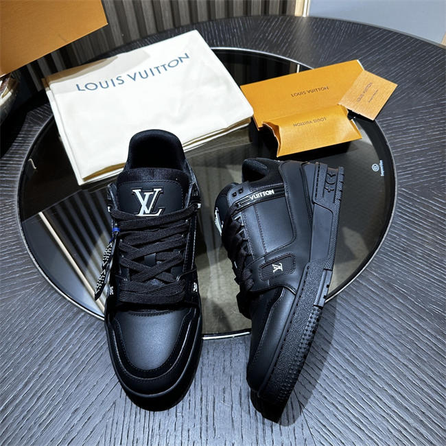 Lv Sneaker