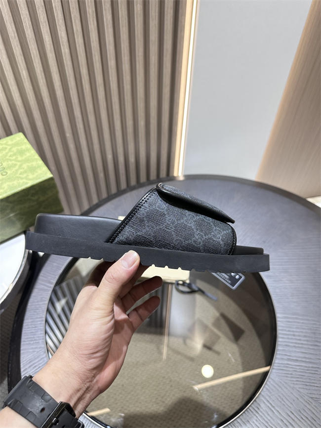 Gucci Slide 86